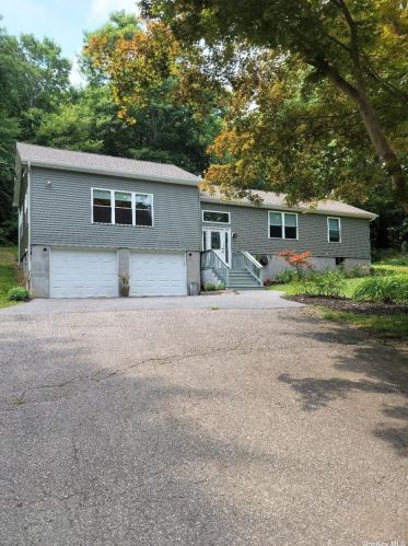 486 Stormville Mountain Rd, Stormville, NY 12582-5520