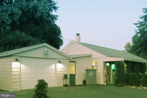 552 Enola Dr, West Enola PA  17025-2121 exterior