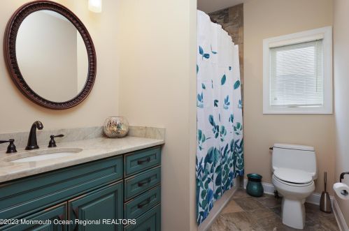 8 Benton Ave, Leonardo NJ  07737-1403 exterior