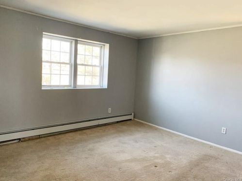 75 Sackett Lake Rd, Monticello NY  12701-4514 exterior