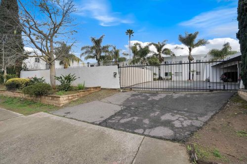 1550 Maple St, Escondido CA  92025-6033 exterior