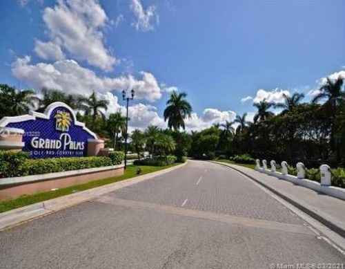 1637 156th Ave, Hollywood FL  33027-2350 exterior