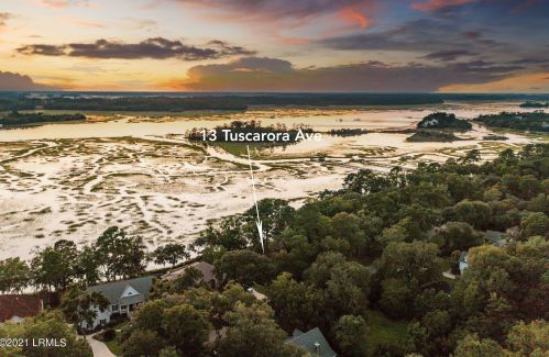 13 Tuscarora Ave, Beaufort, SC 29907-1107