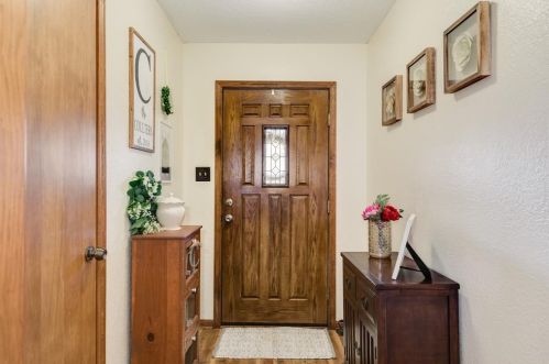 1009 Loggins Dr, West Columbia, TX 77486-3847