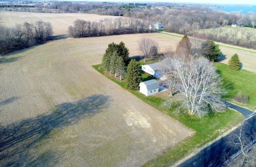 342 Koshkonong Dr, Edgerton, WI 53534-9380