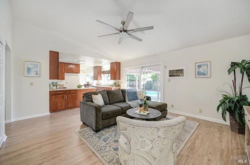 681 Seville Ln, Vacaville CA  95688-2044 exterior