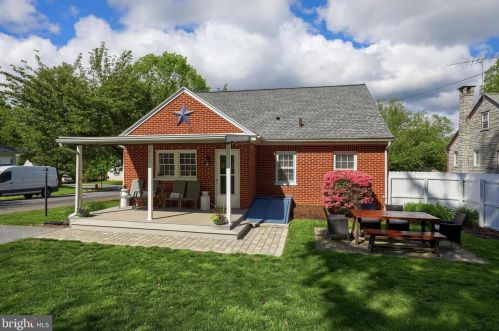 106 Roselle Ave, Lancaster PA  17603-6672 exterior