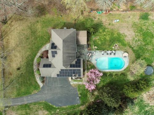 235 Adams Rd, Bridgeport, CT 06612-1403
