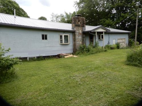 5674 Sandy Lake Polk Rd, Sandy Lake, PA 16145-3215