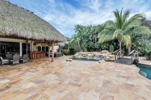8813 Wendy Ln, West Palm Beach FL  33411-6522 exterior