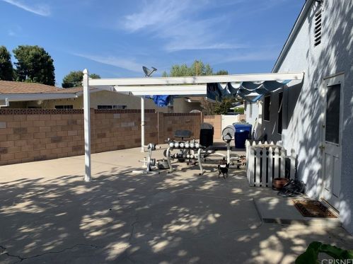 26607 Balerna Dr, Santa Clarita CA  91350-2305 exterior