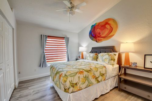 11652 Castellon Ct, Boynton Beach FL  33437-4085 exterior