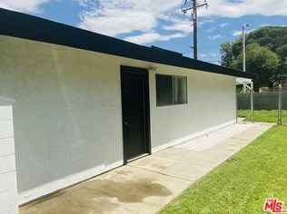 814 Lightcap St, Lancaster CA 93535-2720 exterior