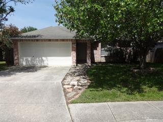 8015 Talkenhorn, Schertz TX  78109-3235 exterior