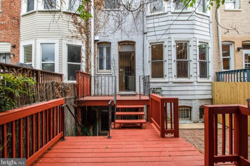 104 15th St, Washington, DC 20003-1743