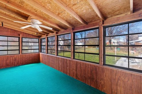 323 Swan Cir, Covington KY  41018-1937 exterior