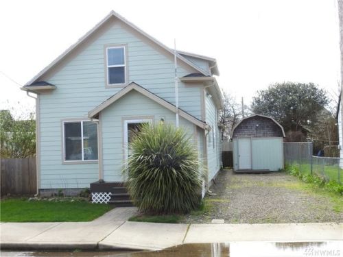 209 Lake St, Ilwaco, WA 98624-9115