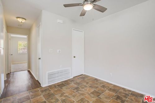 20707 Dot St, Santa Clarita CA  91350-2001 exterior