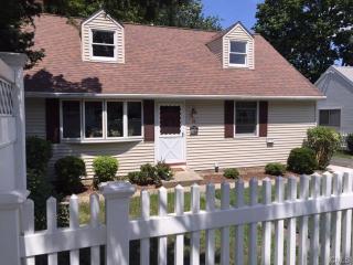 44 Mathews St, Stamford, CT 06902-4434