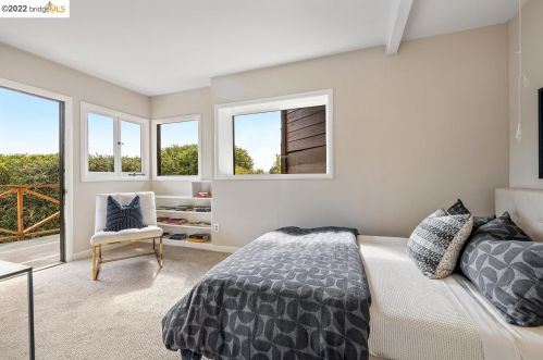 490 Panoramic Way, Berkeley CA 94704-2540 exterior