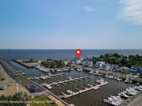 8 Benton Ave, Leonardo NJ  07737-1403 exterior