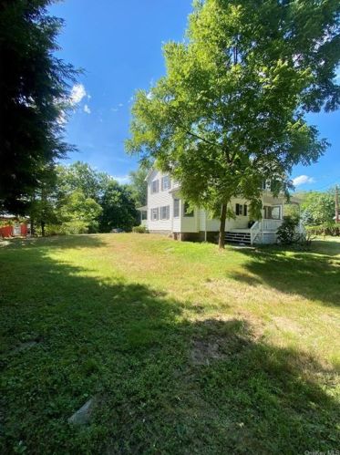 6 Austin Rd, Barryville, NY 12719-5500