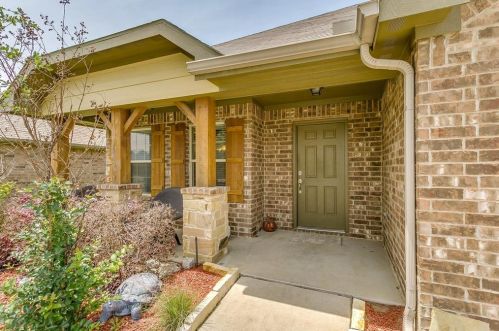 7413 Errandale Dr, Fort Worth, TX 76179-4815