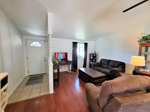 27714 Walnut Springs Ave, Santa Clarita, CA 91351-2852