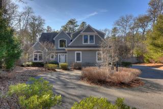 8 Green Fin, Mashpee MA  02649-4136 exterior