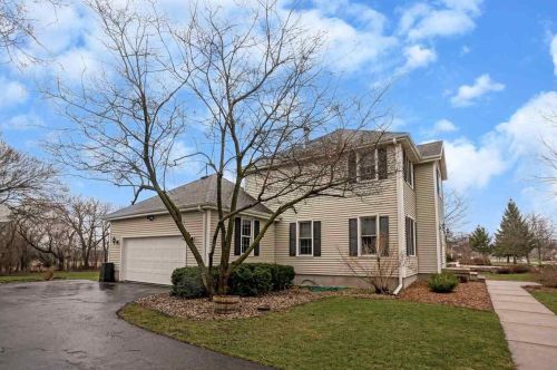 201 Waverly Dr, Cambridge, WI 53523-9246