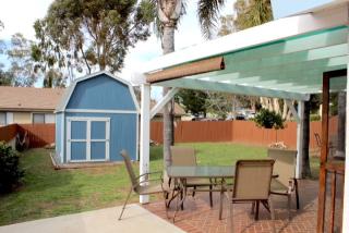 224 Apollo Dr, Vista, CA 92084-4325