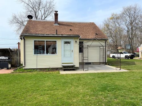 2 Rose St, Dover, NH 03820-3118