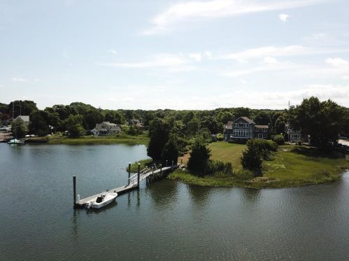 57 Esmond Ave, North Kingstown RI  02852-4903 exterior