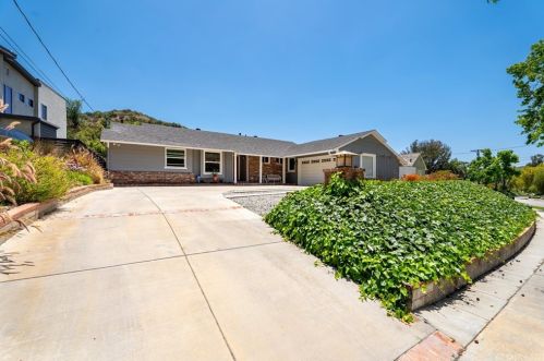 3354 Vickers Dr, Glendale, CA 91208-1668