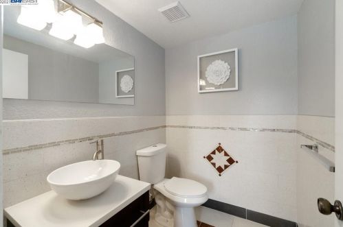 200 Manuel Ct, West Pittsburg, CA 94565-6701