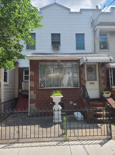 94-15 77th St, Jamaica, NY 11416-1033