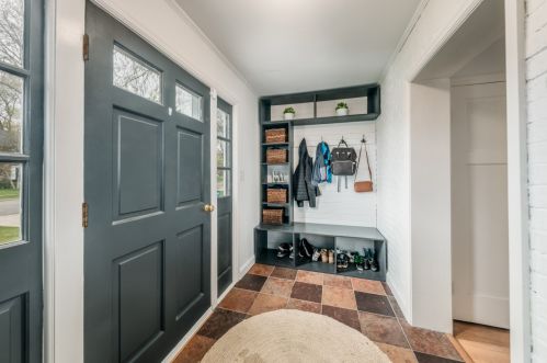 125 Belle Ave, Milwaukee, WI 53217-4606