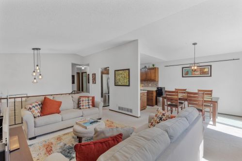 917 Greenhaven Dr, Saint Paul, MN 55127-7815