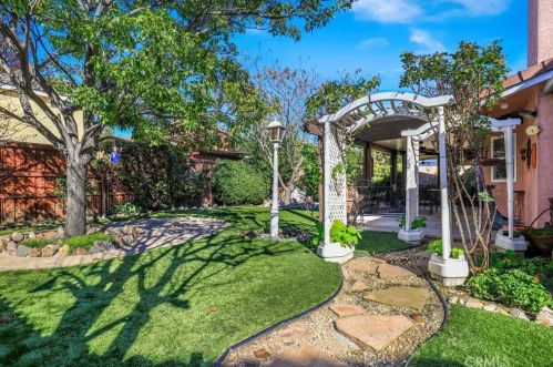 6736 Stonegate Dr, Chino CA  91710-6227 exterior