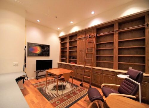 2810 Marshall Ct, Madison WI 53705-2258 exterior