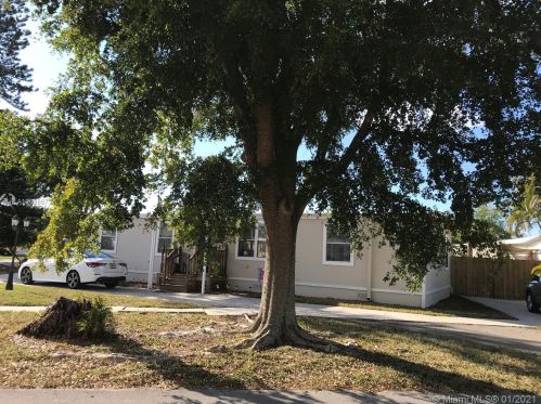 21781 2nd Ct, Hollywood, FL 33029-1027