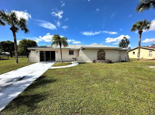1423 Alwynne Dr, Lehigh Acres, FL 33936-5929