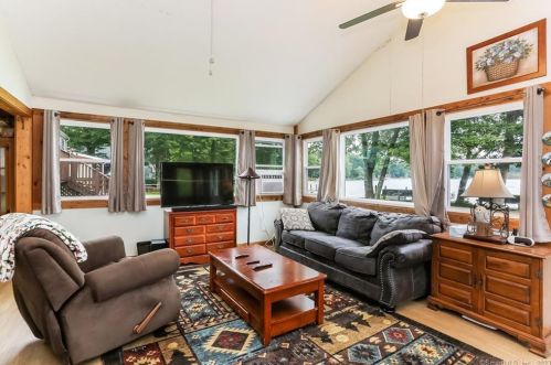 7 Lk Shr Dr, Exeter CT 06249-1934 exterior