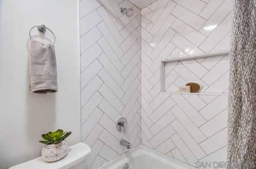 3451 Lockwood Dr, San Diego CA  92123-2619 exterior