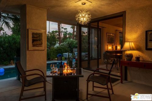 4 Vista Loma Dr, Rancho Mirage CA  92270-2959 exterior