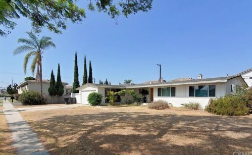 11941 Della Ln, Garden Grove, CA 92840-2317