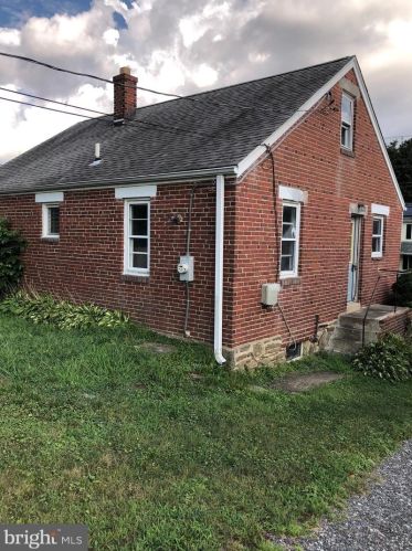 926 Thornton Rd, Boothwyn PA  19061-3127 exterior