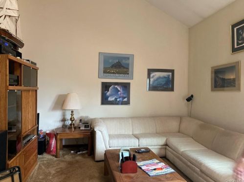 25 Bayberry Cir, Fishkill NY  12524-2603 exterior