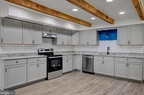 34 King David Dr, Linden VA  22642-6323 exterior