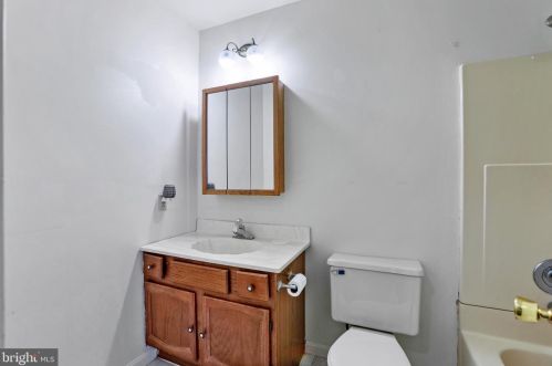 414 Old Country Club Rd, Charles Town WV  25414-5826 exterior